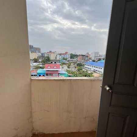 Rooftop Room In We Residence باتايا المظهر الخارجي الصورة