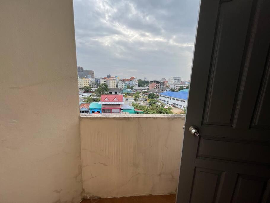Rooftop Room In We Residence باتايا المظهر الخارجي الصورة