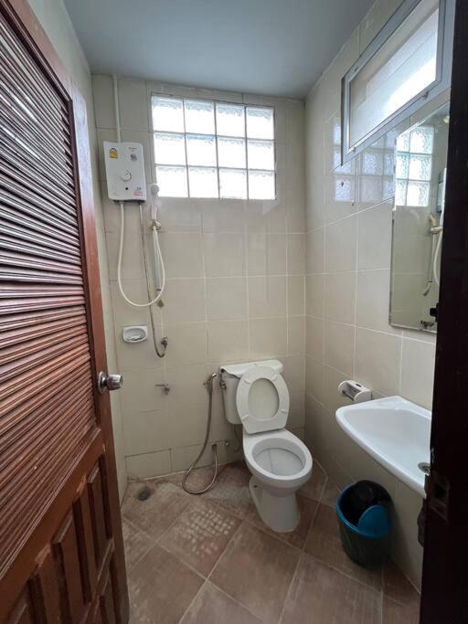 Rooftop Room In We Residence باتايا المظهر الخارجي الصورة